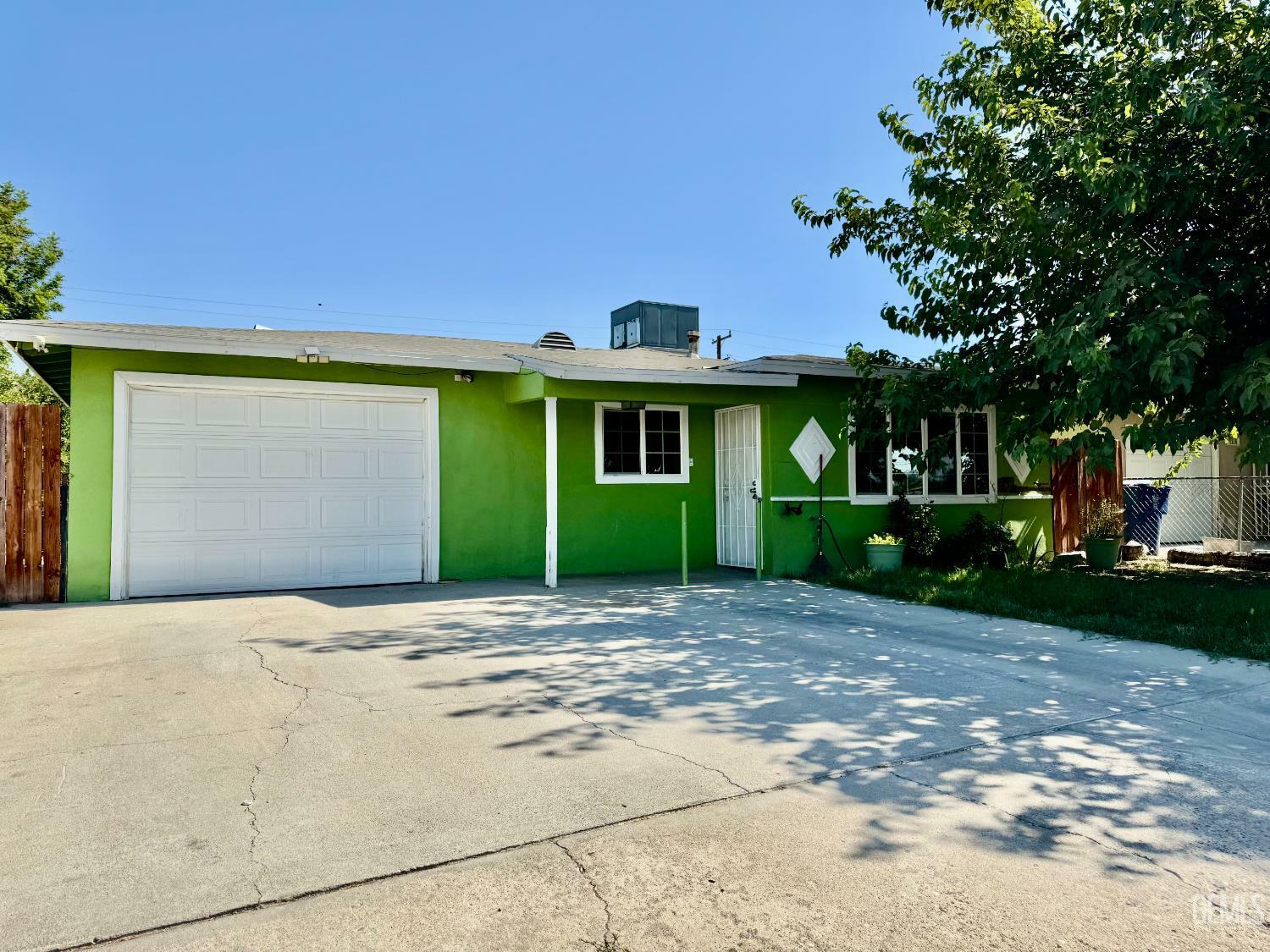 Property Photo: 1212 Gorrill Street CA 93307