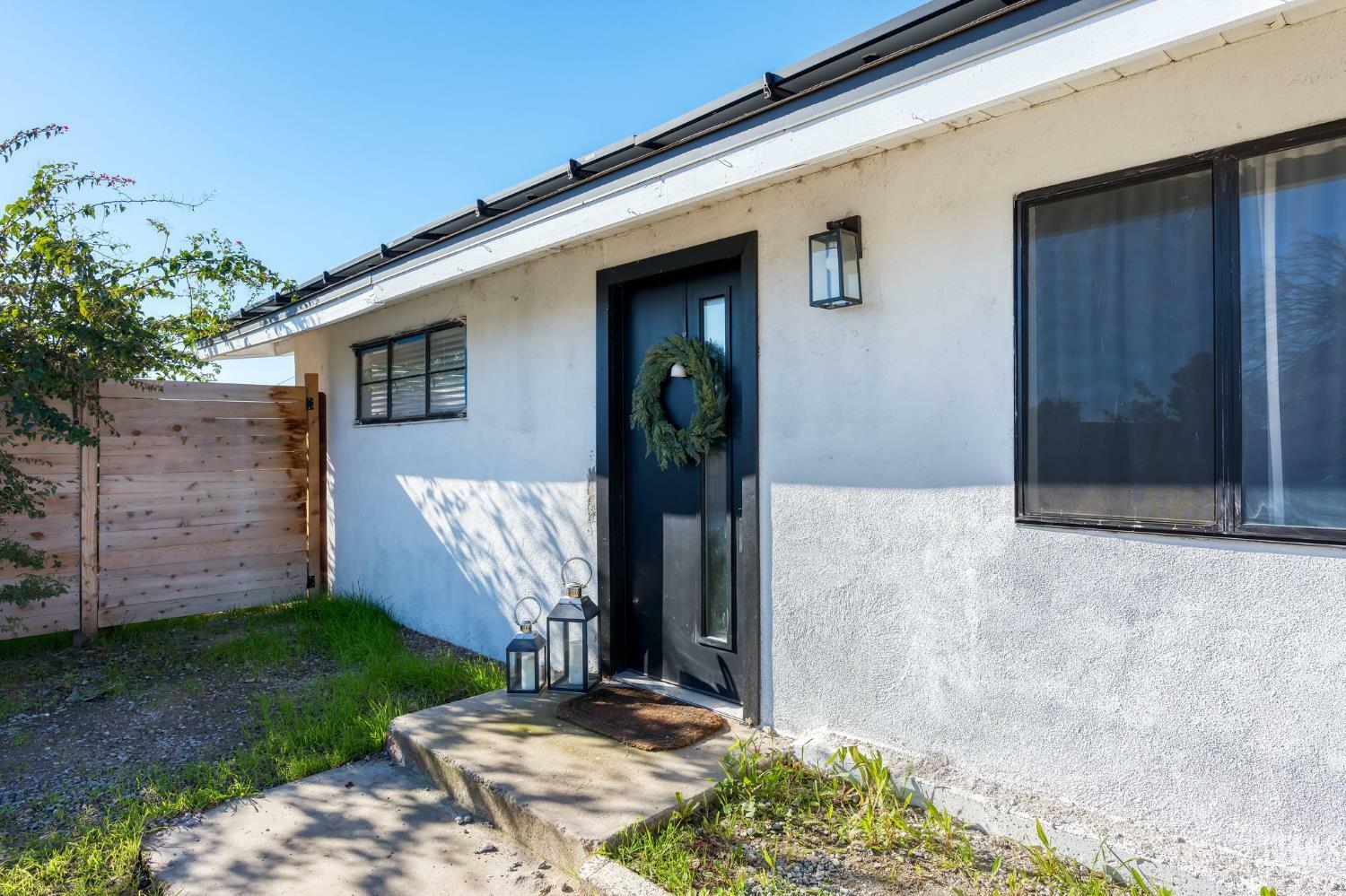 Property Photo: 909 Oberlin CA 93305