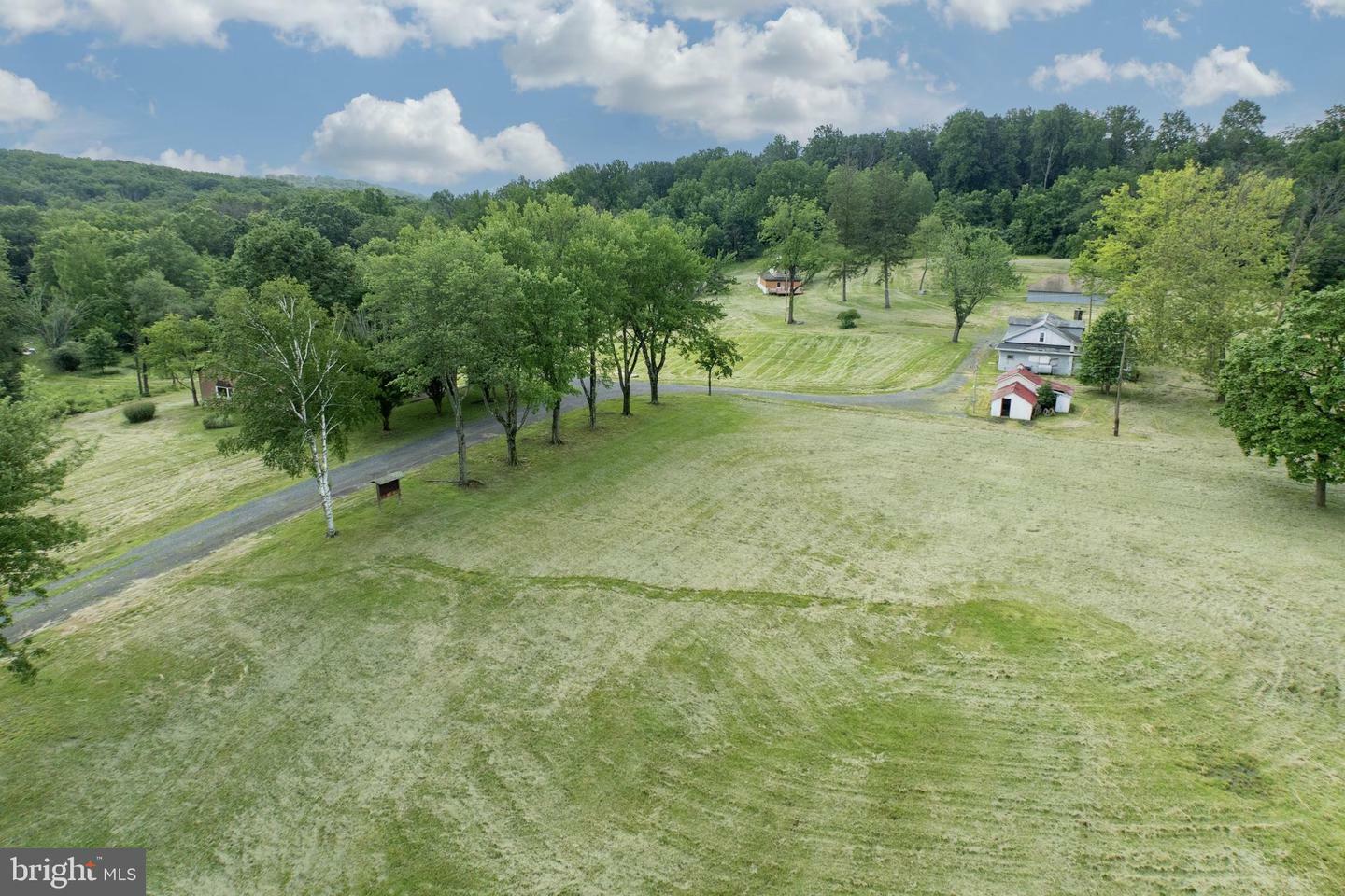 2488 Sanatoga Rd  Pottstown PA 19464 photo