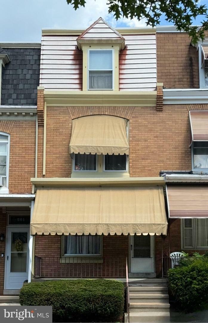 563 S 15th Street  Reading PA 19602 photo
