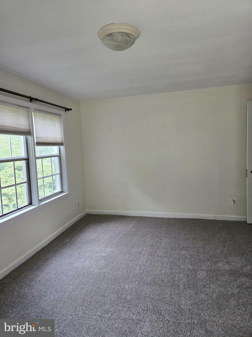 Property Photo: 808 Arlington Mill Drive 9-303 VA 22204