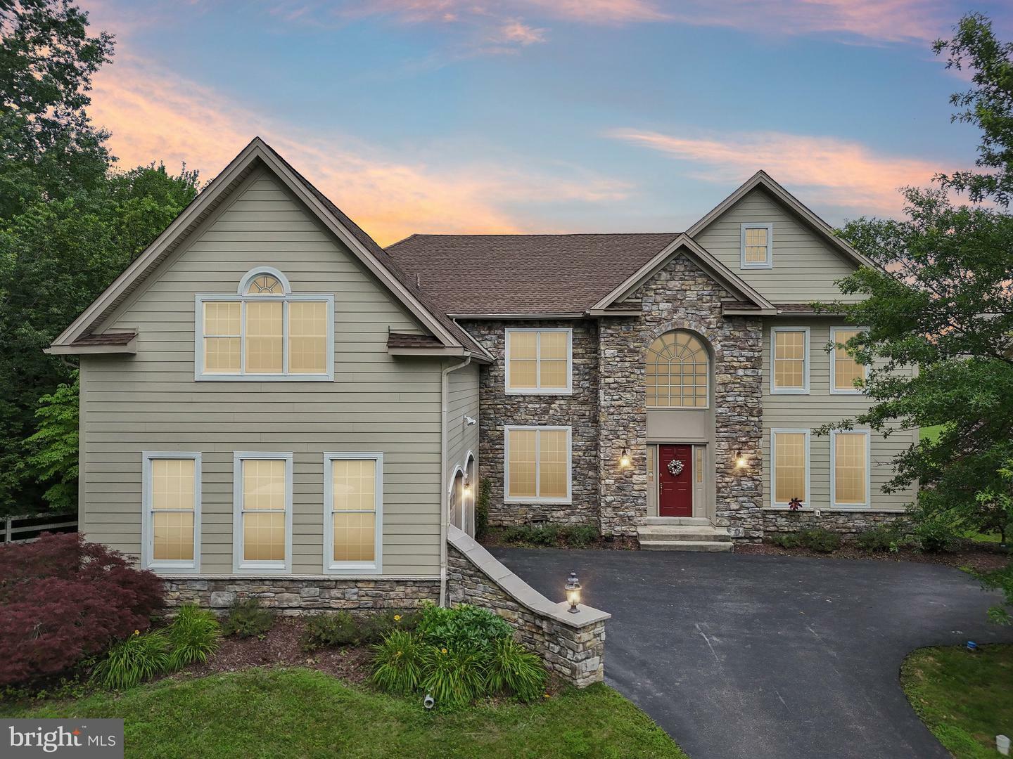 121 Palsgrove Way  Chester Springs PA 19425 photo