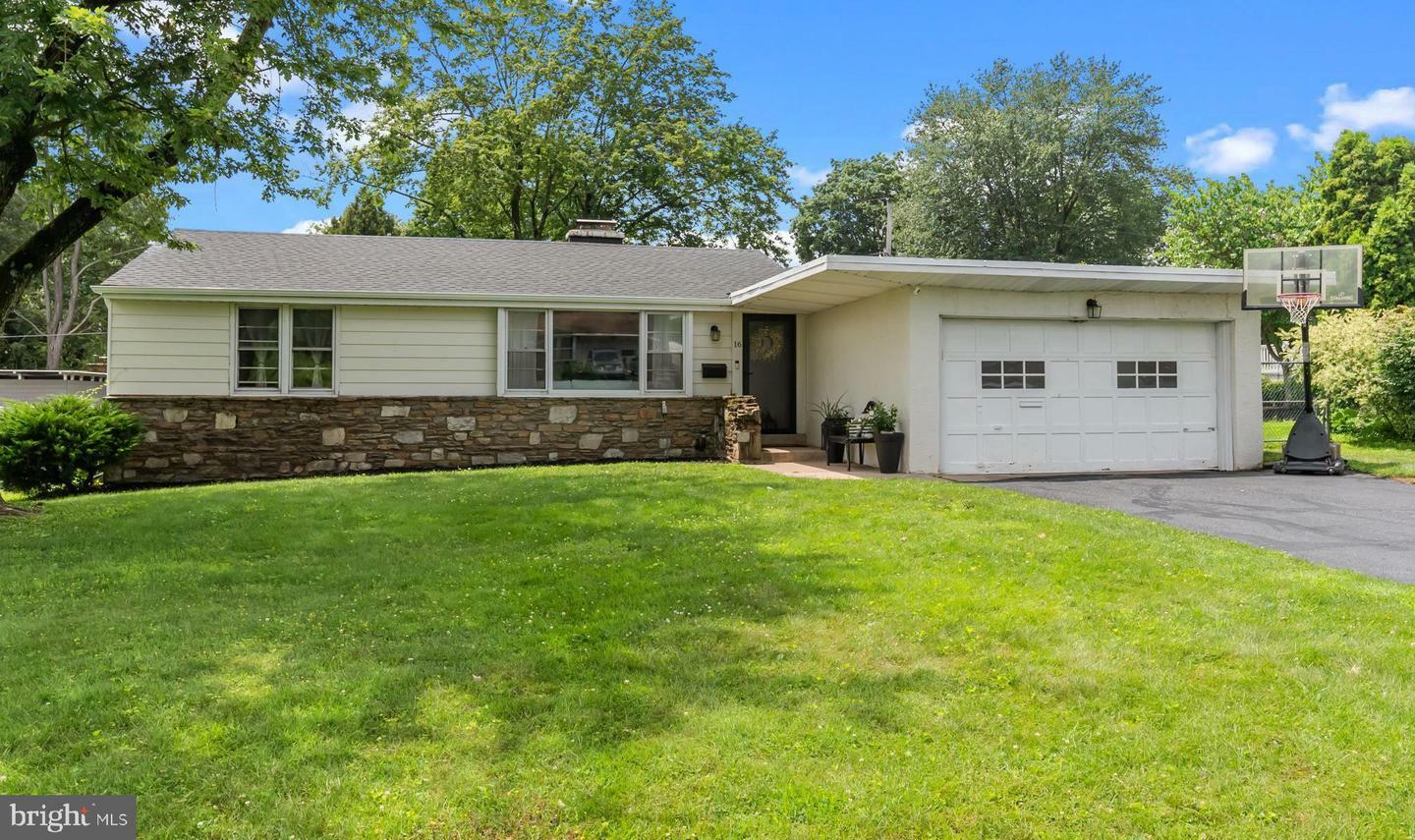 Property Photo: 16 Brook Lane PA 19067