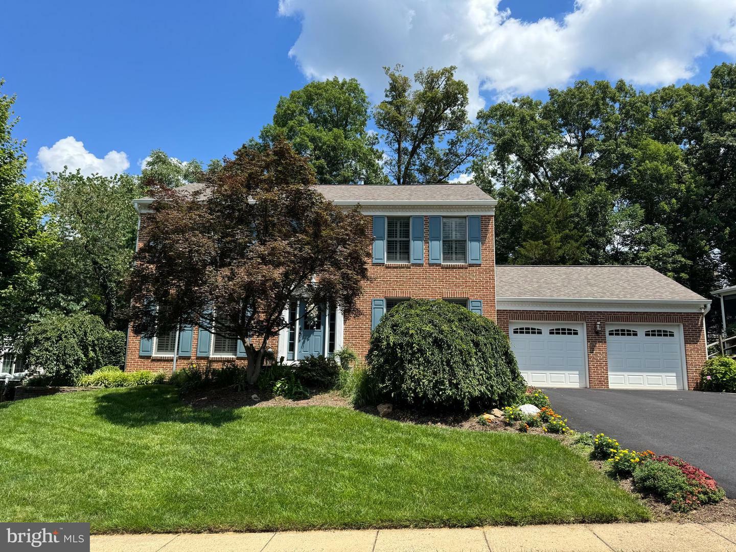 Property Photo: 13768 Laurel Rock Drive VA 20124