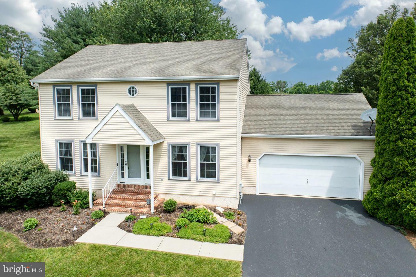 28 Northfield Drive  Downingtown PA 19335 photo