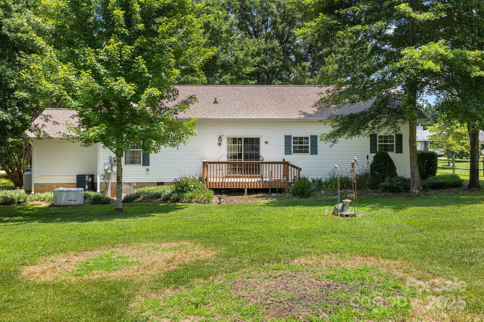 Property Photo:  19 Ivy Garden Drive  NC 28715 