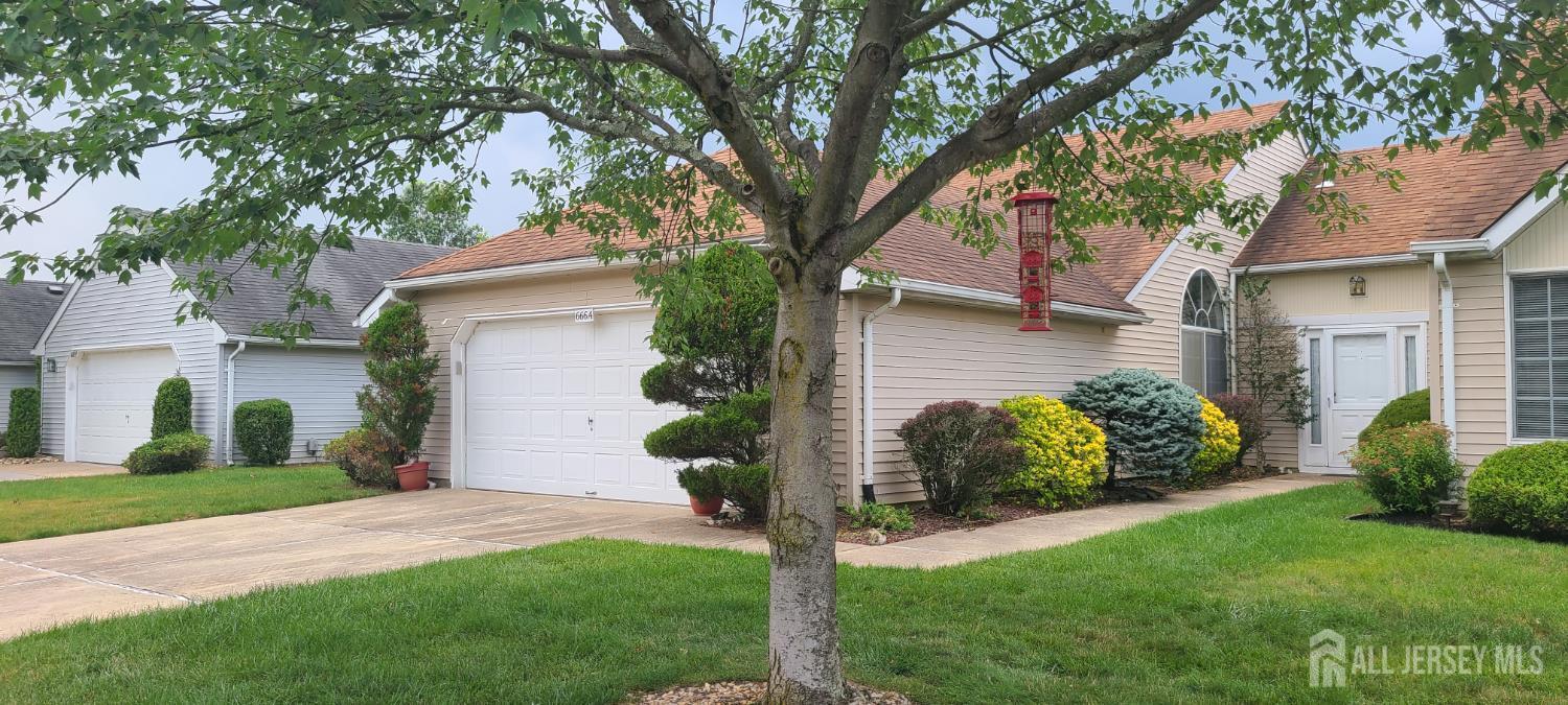 Property Photo: 666-A Azalea Plaza NJ 08831