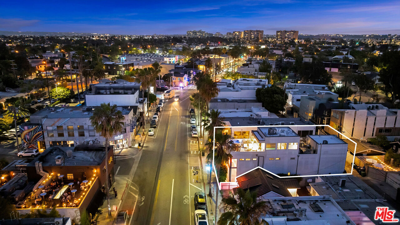 Property Photo: 1430 Abbot Kinney Blvd CA 90291