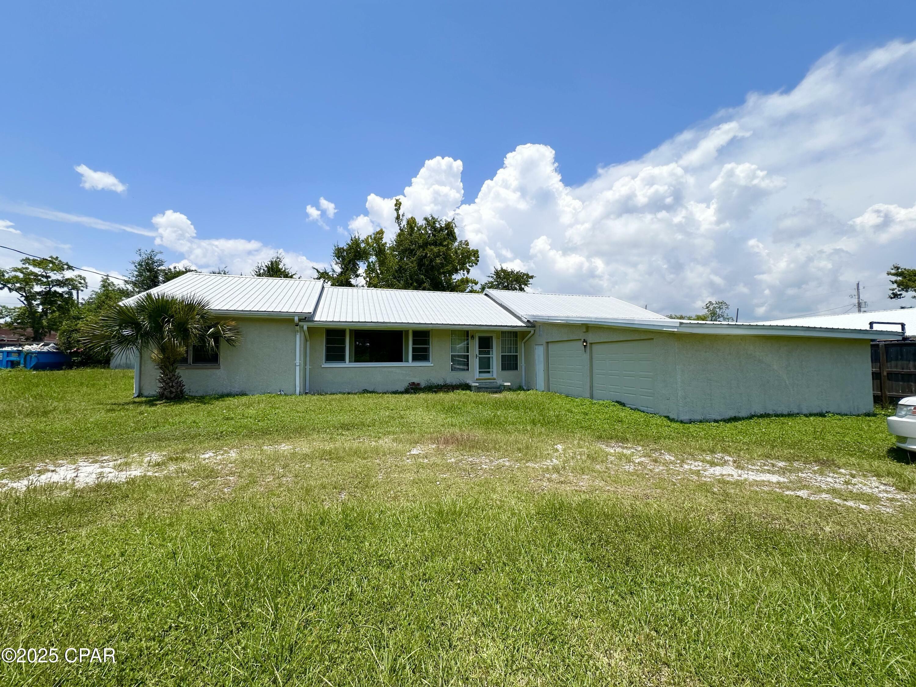 Property Photo: 4949 E 2nd Street FL 32404