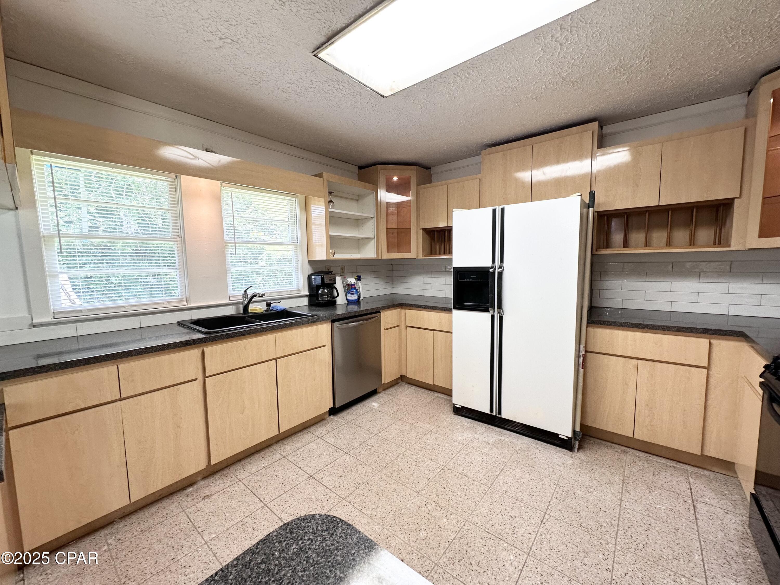 Property Photo:  4949 E 2nd Street  FL 32404 