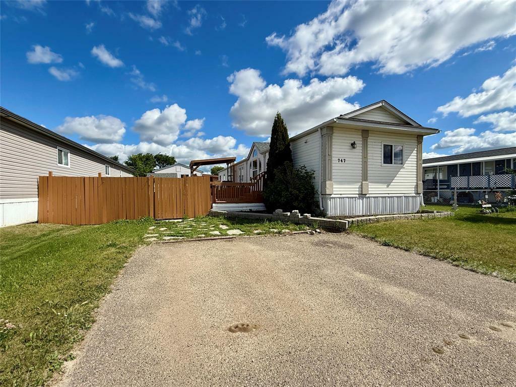 Photo de la propriété: 747 Brentwood Court MB R7B 4C5