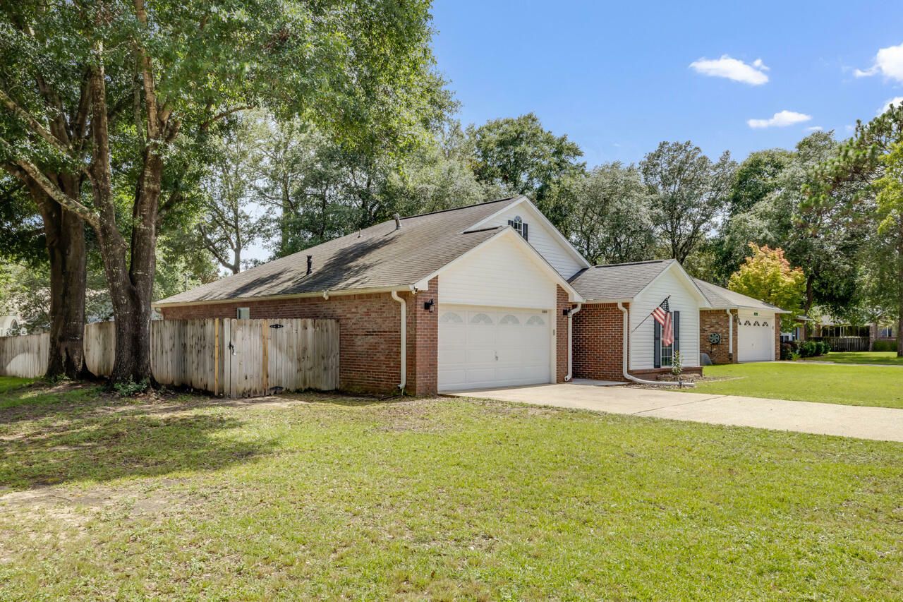 Property Photo: 2808 Ping Lane FL 32539