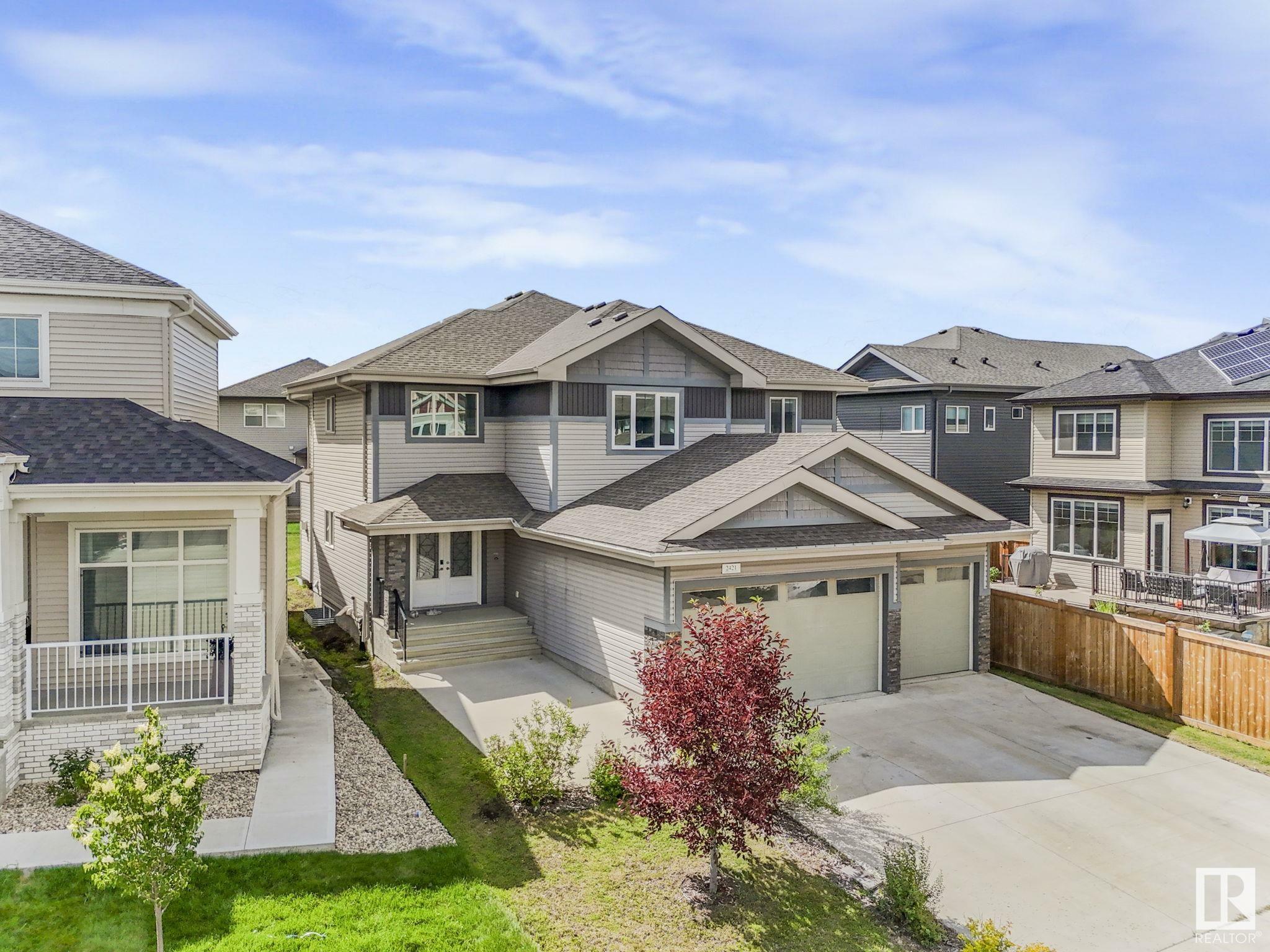 Property Photo: 2421 Ashcraft Crescent SW AB T6W 2M9