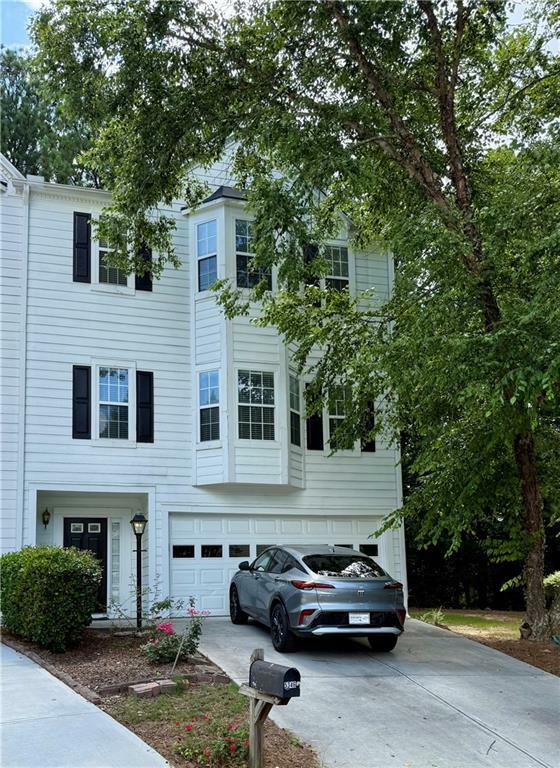 Property Photo: 5346 Pinnacle Peak Lane GA 30071