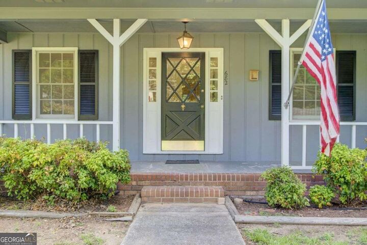 Property Photo: 682 Ridgeview Drive SW GA 30047