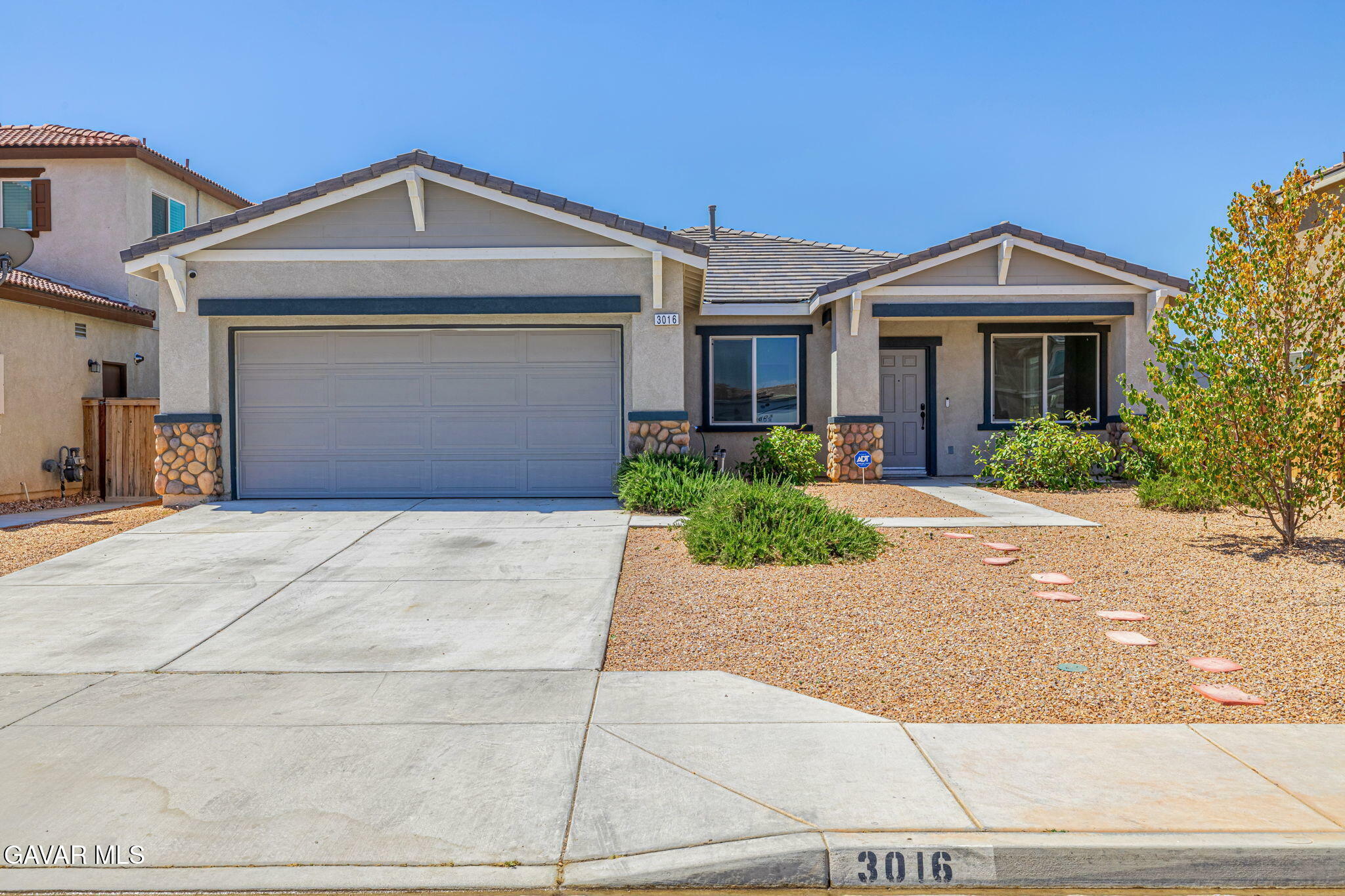 Property Photo: 3016 Via Bella Rosa Avenue CA 93560