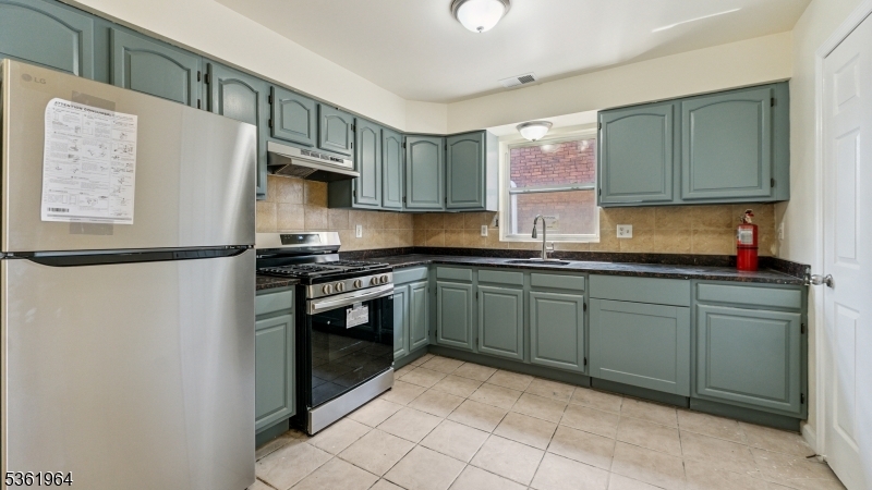 Property Photo: 392 New St 3 NJ 07103