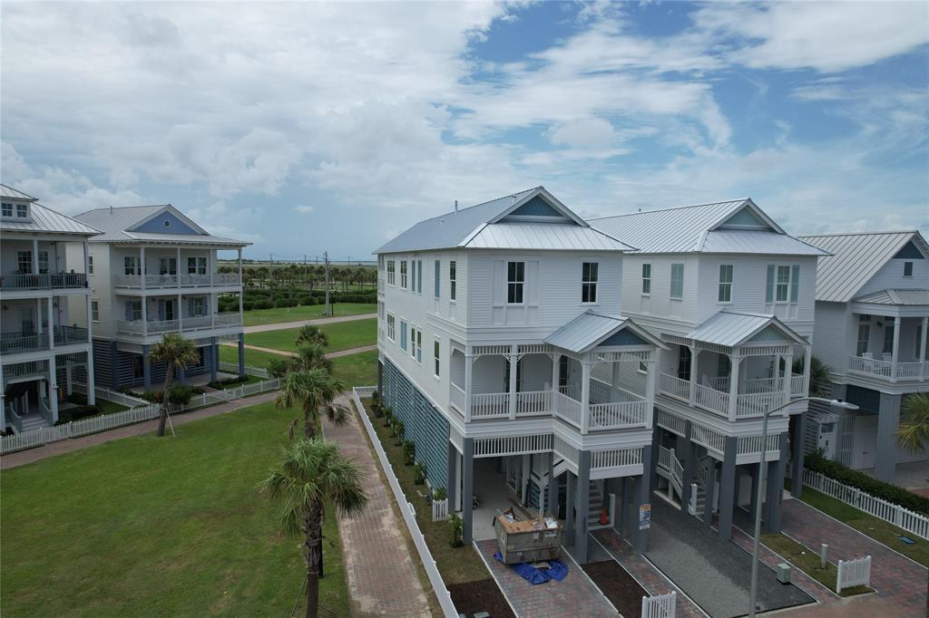 Property Photo: 2602 E Seaside Drive TX 77550