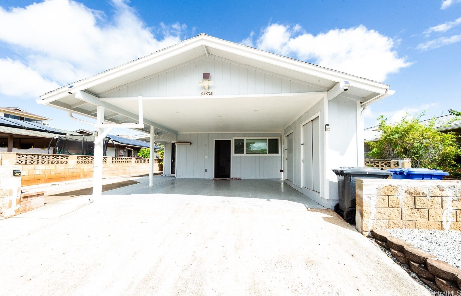 Property Photo: 94-725 Kumau Place HI 96797