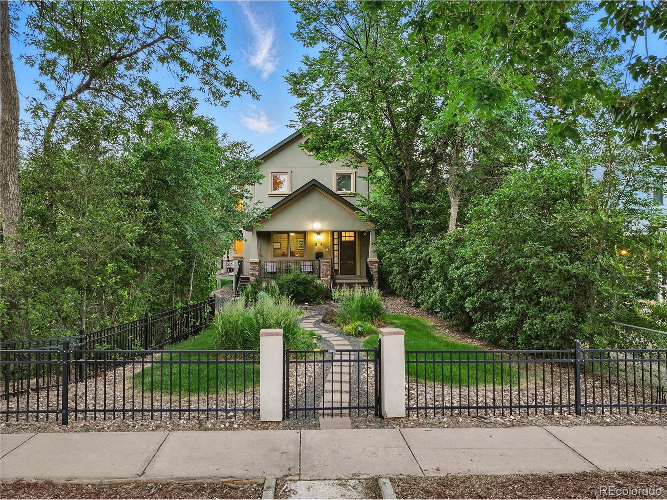 Property Photo: 514 E Bijou St CO 80903