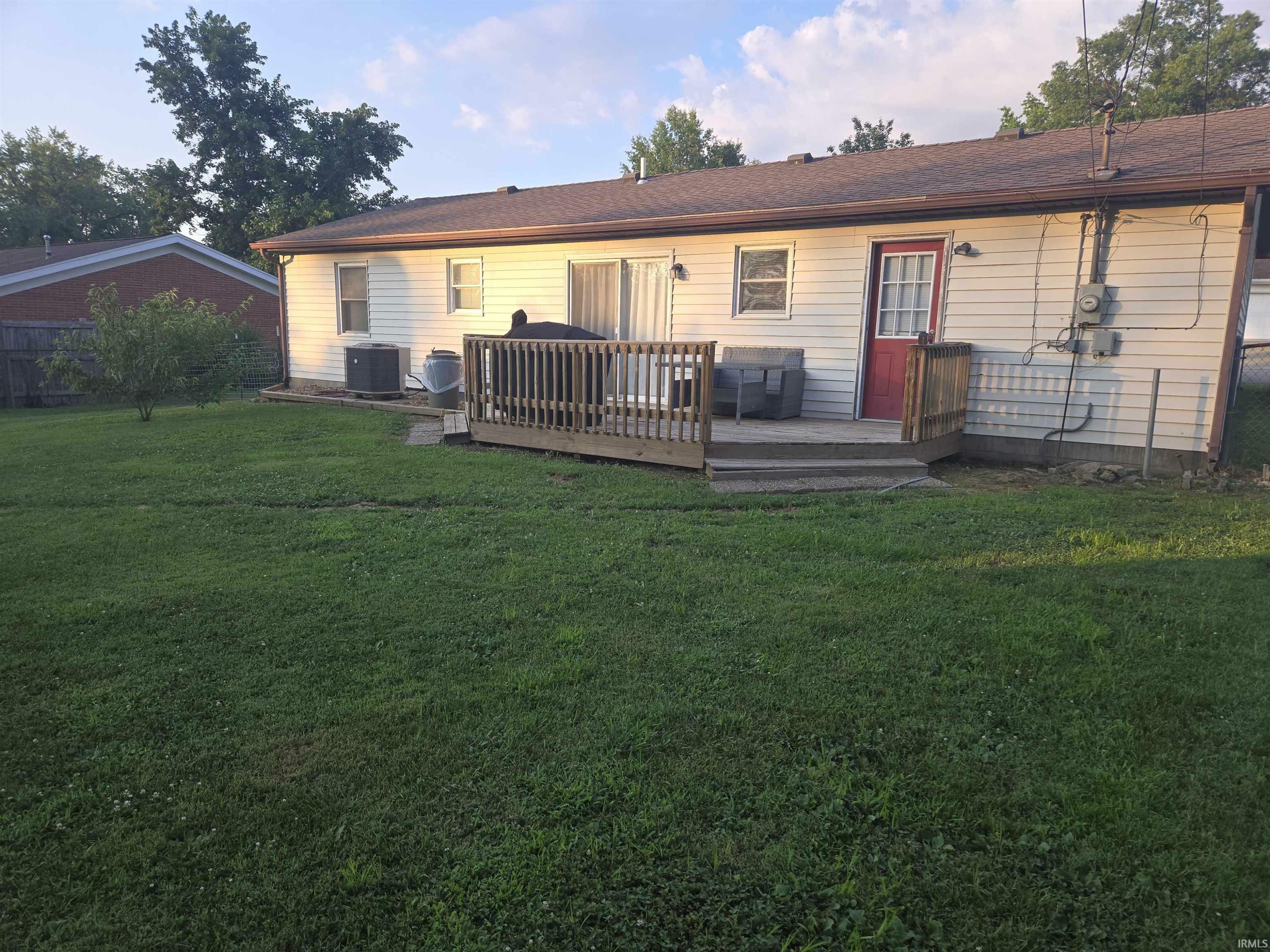 Property Photo: 1401 McElroy Street IN 47601