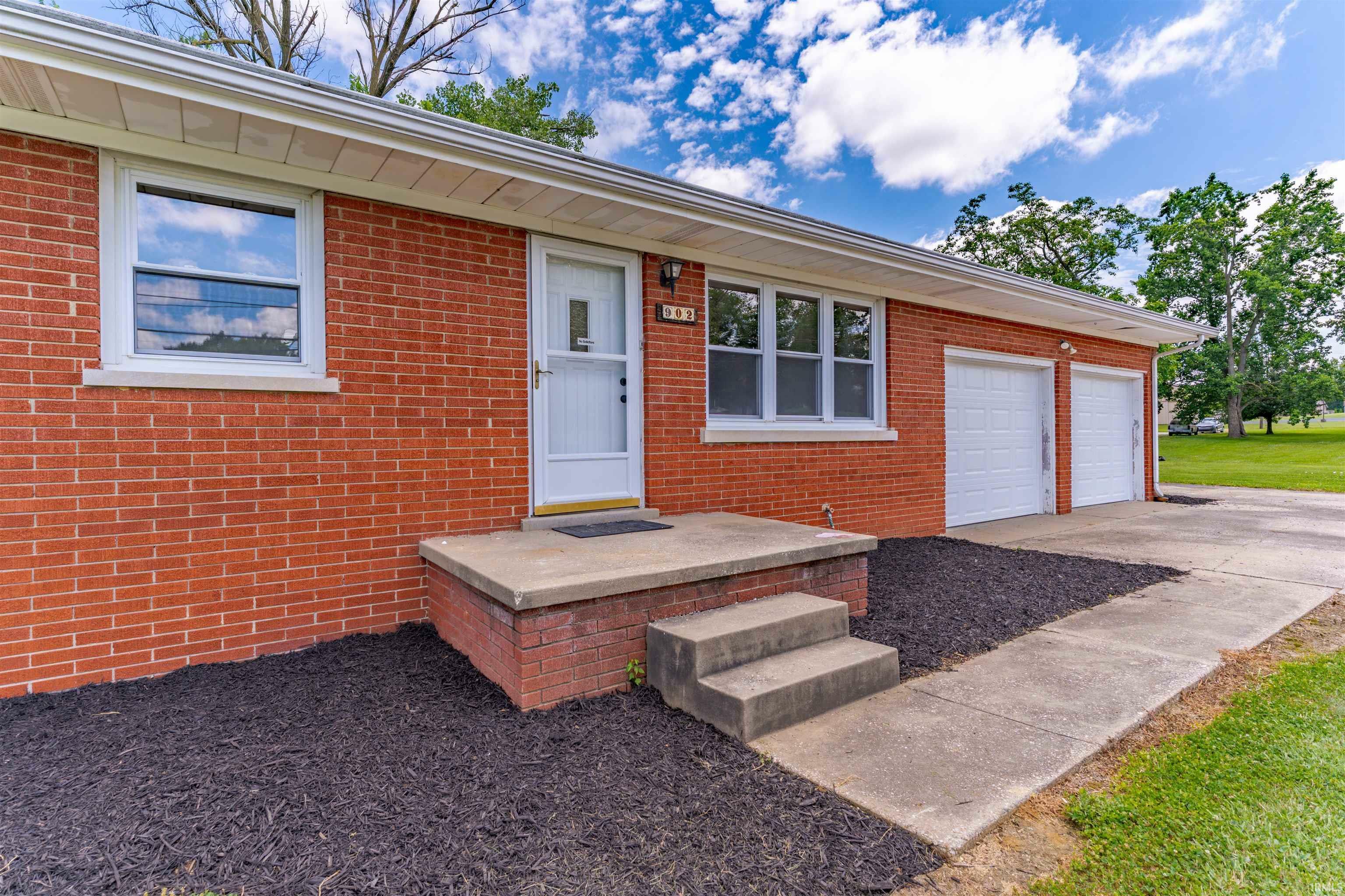 Property Photo: 902 Maxville Road IN 47601