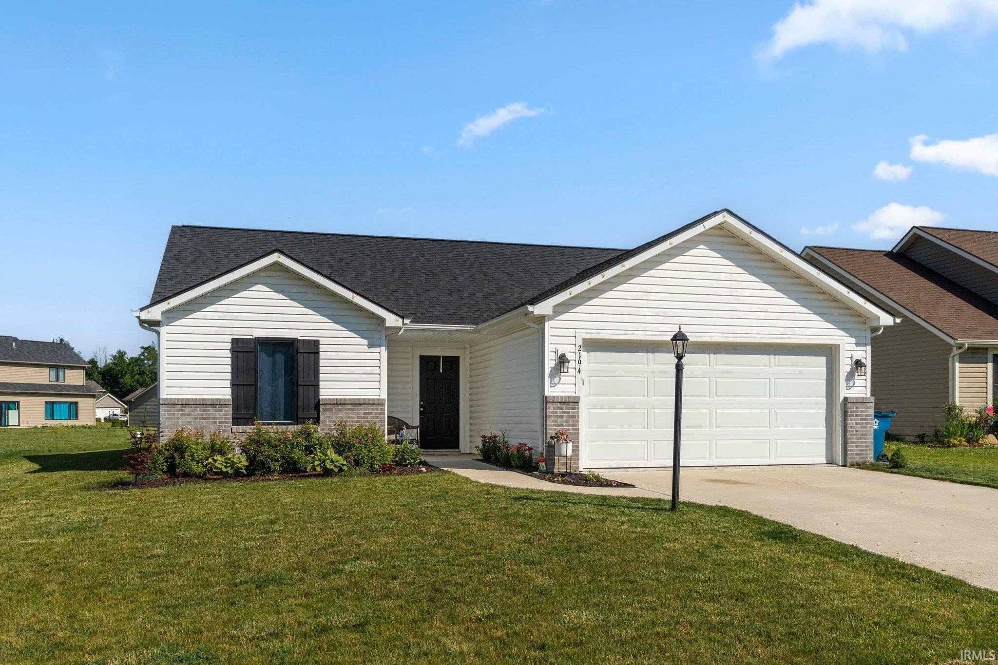 Property Photo: 2194 Rittenhouse Place IN 46748