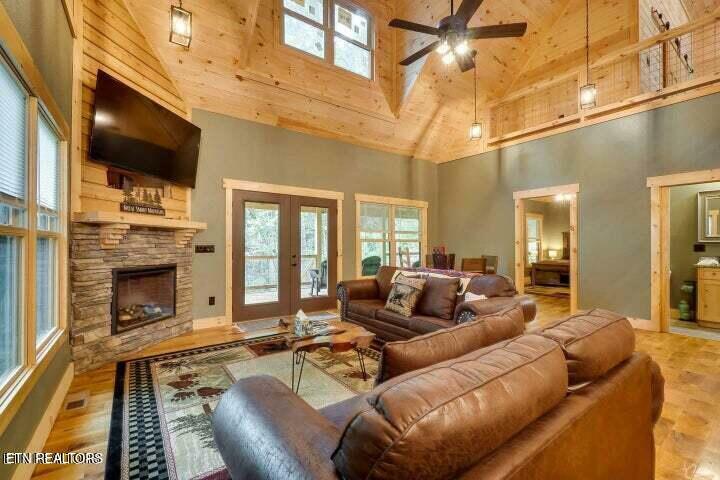 Property Photo: 2485 Waldens Creek Rd TN 37862