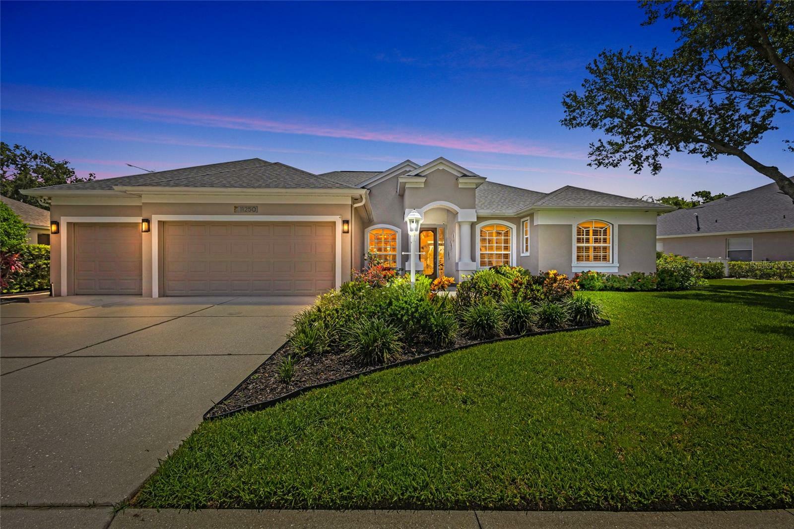 Property Photo: 11250 Rivers Bluff Circle FL 34202