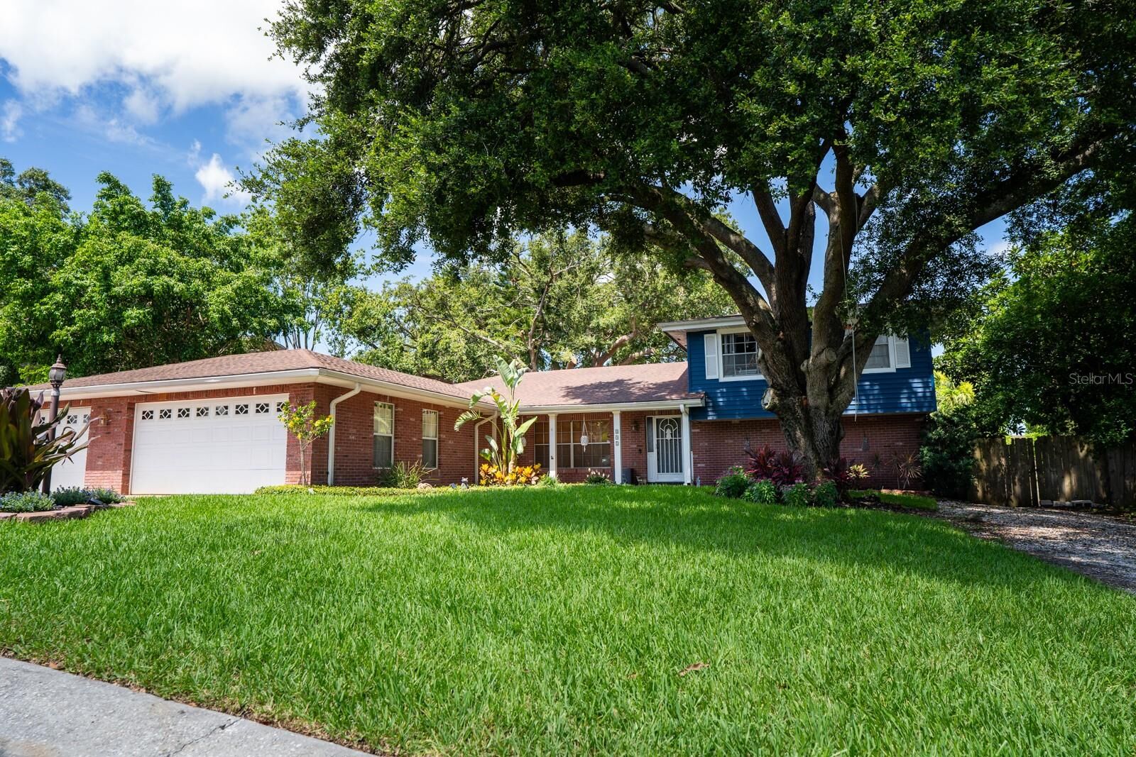 Property Photo: 237 Manatee Road FL 33884