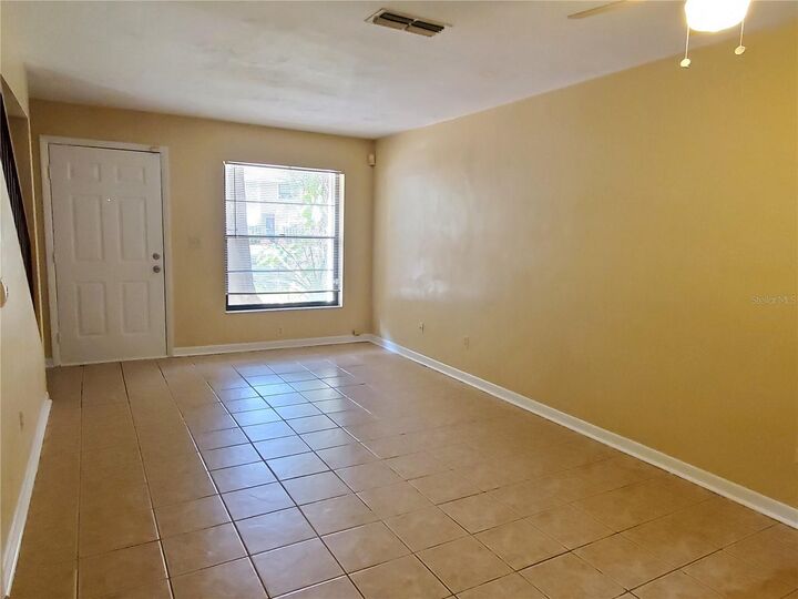 Property Photo:  2127 SW 39th Dr  FL 32607 