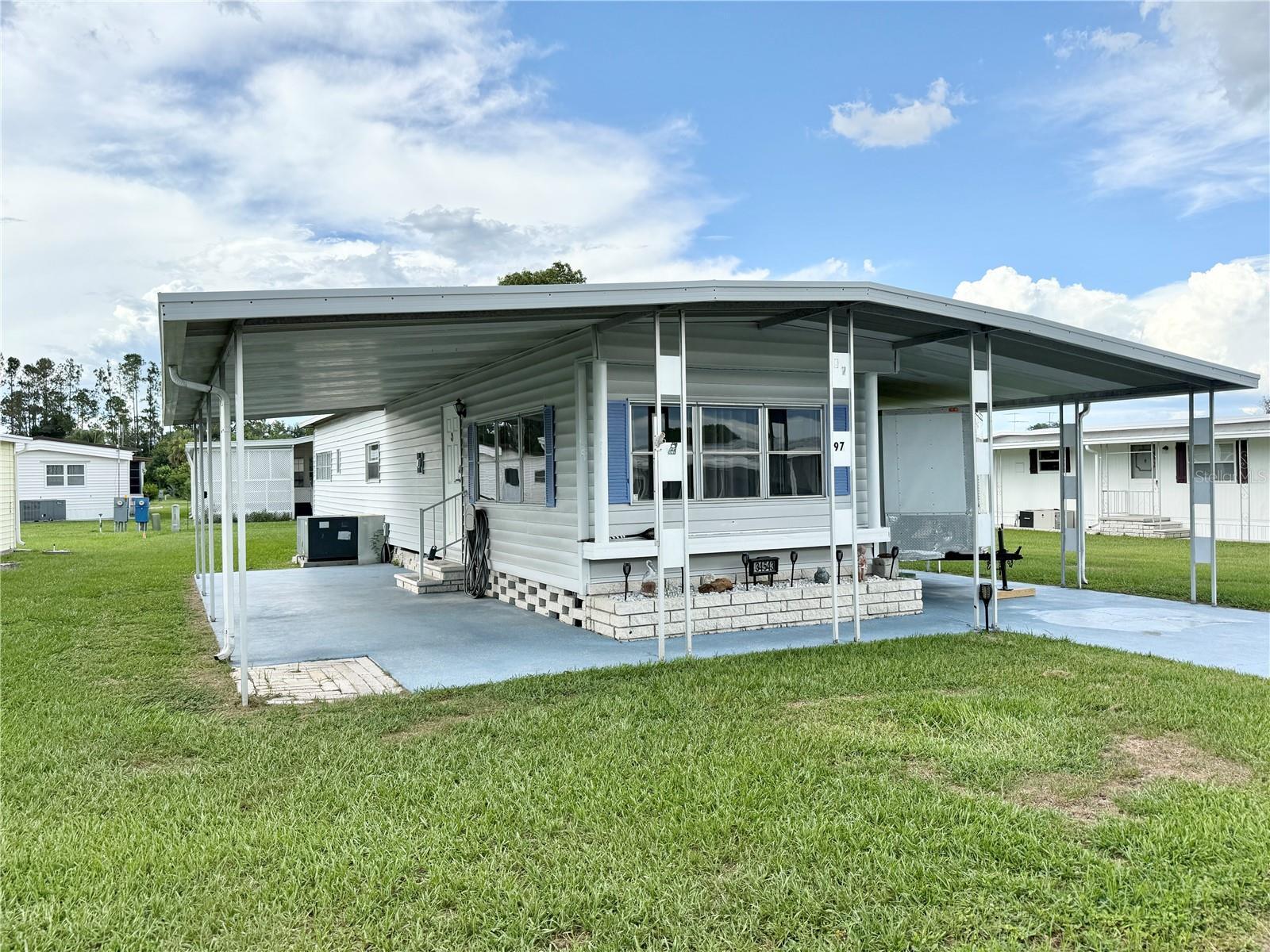 Property Photo: 34543 Sweetpea Ln FL 33541