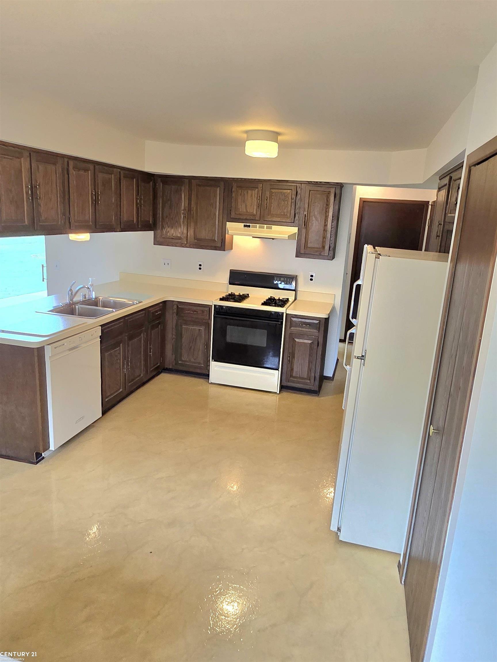 Property Photo: 37742 Evergreen Dr Drive MI 48310