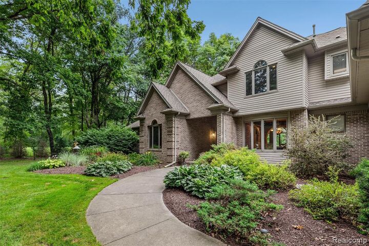 Property Photo:  1444 W Clarkston Road  MI 48362 