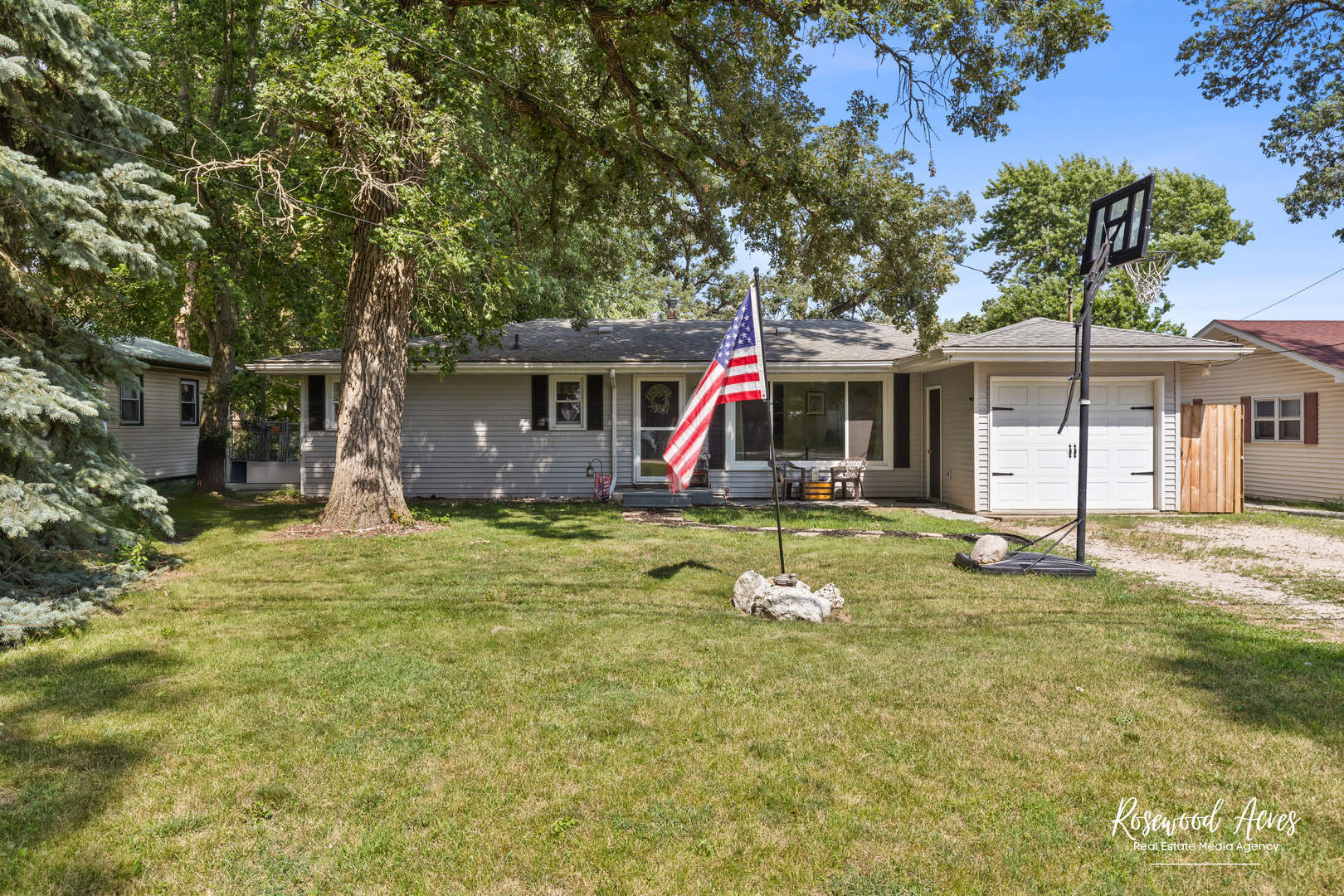 Property Photo: 77 N Bates Avenue IL 60901