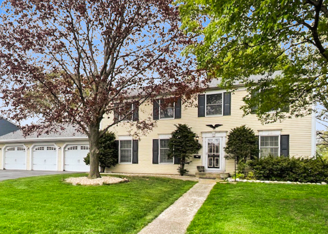 Property Photo: 65 Old Post Road IL 60538