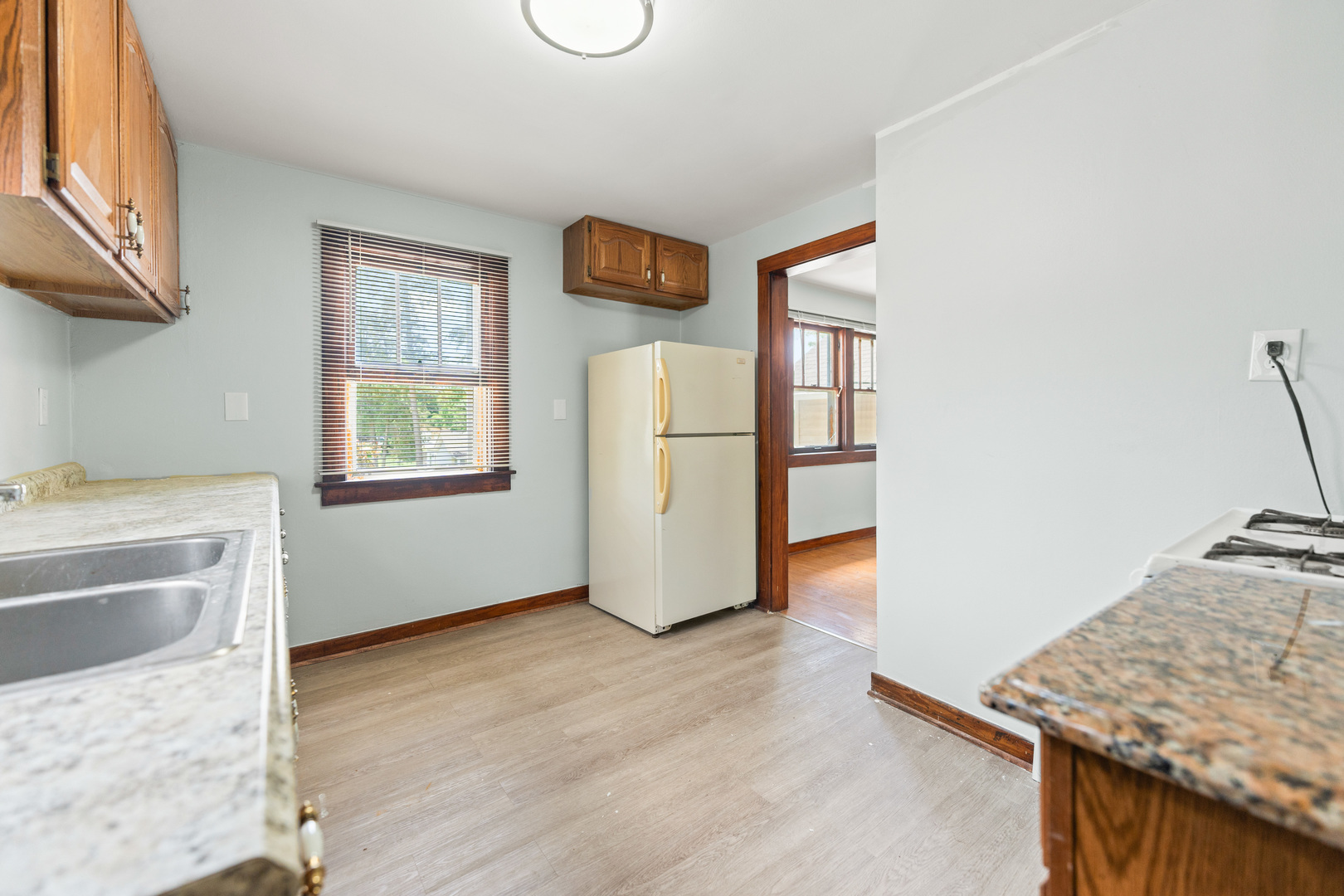 Property Photo: 637/639 E Wilson Street IL 60510