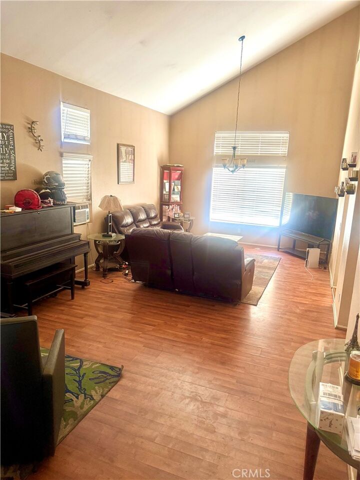 Property Photo:  44686 Calle Hilario  CA 92592 