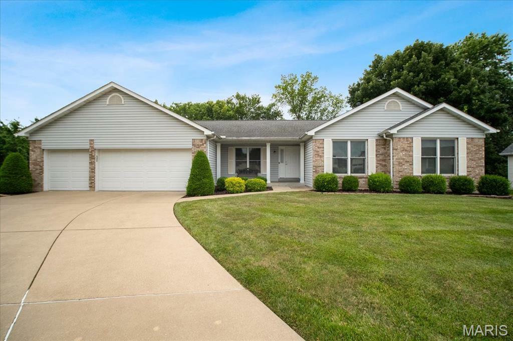 34 Hidden Hills Drive  St Charles MO 63303 photo