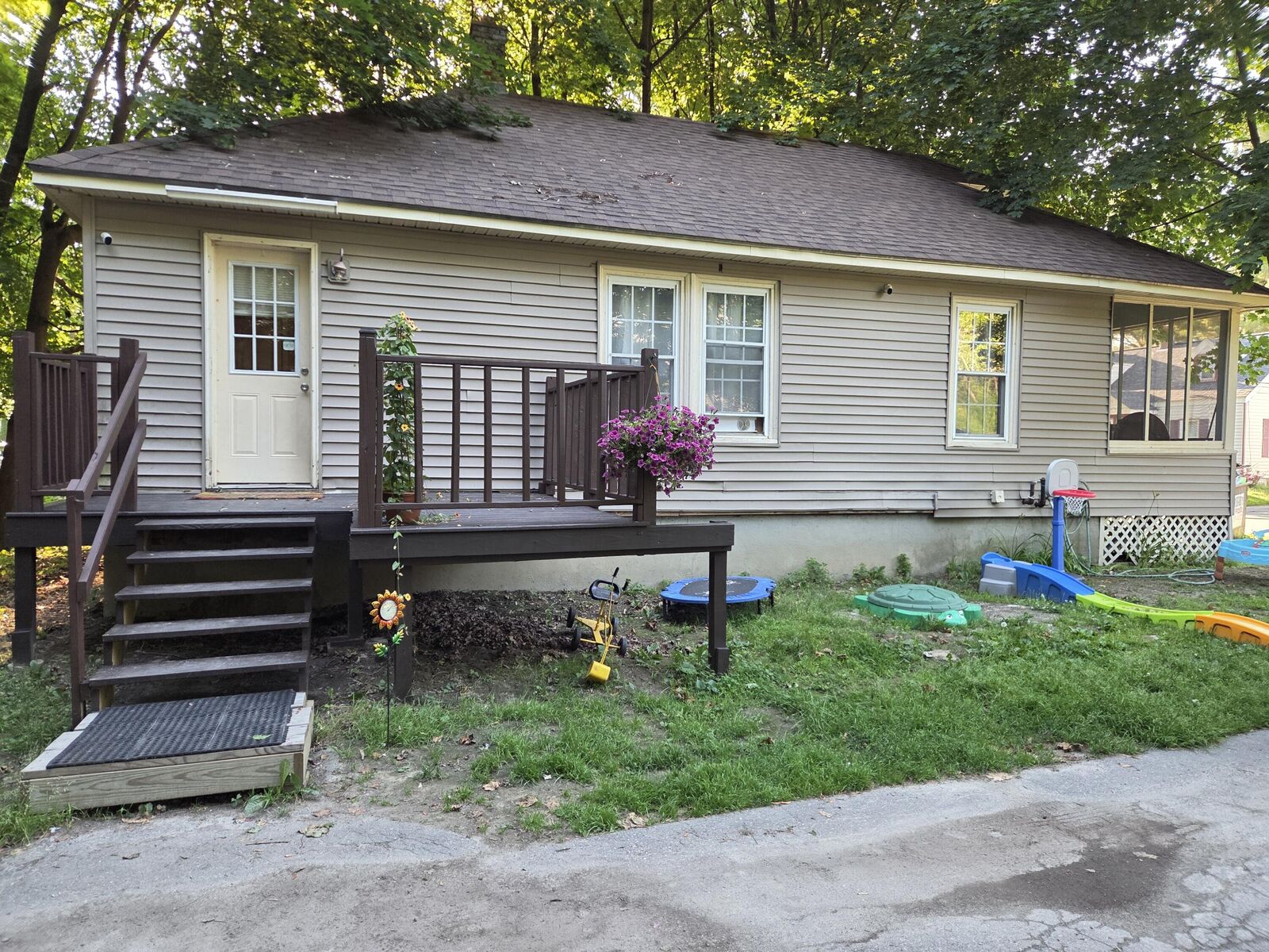 Property Photo:  19 Abbott Street  ME 04901 