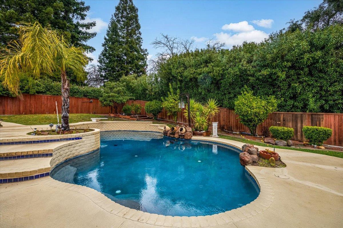 Property Photo: 3006 Scenic Heights Way CA 95608