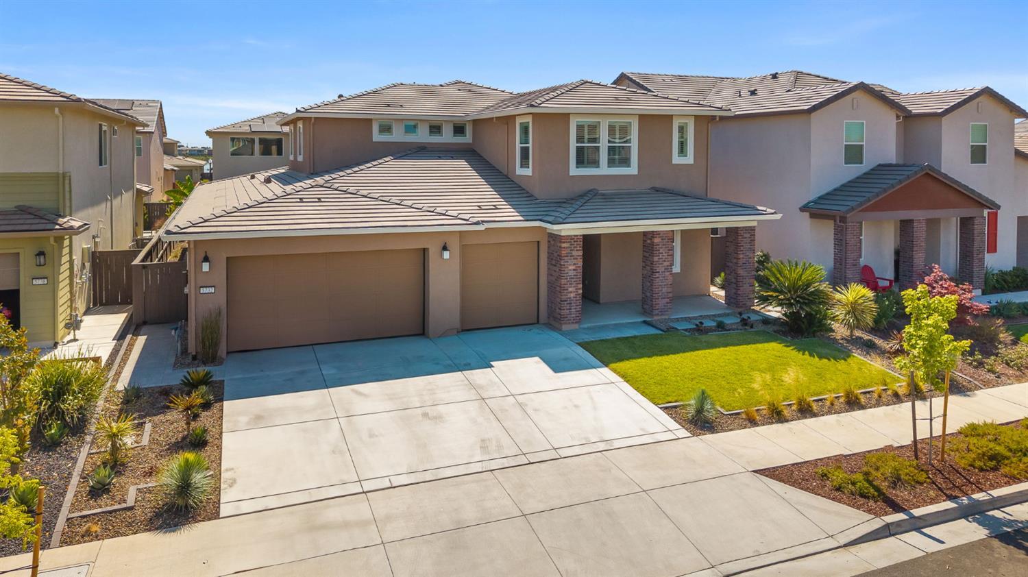Property Photo: 5732 Alloway Street CA 95835