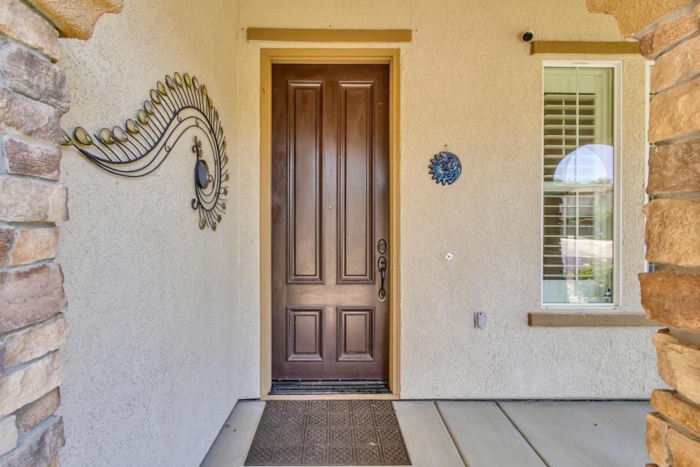Property Photo: 10145 Futuro Court CA 95757