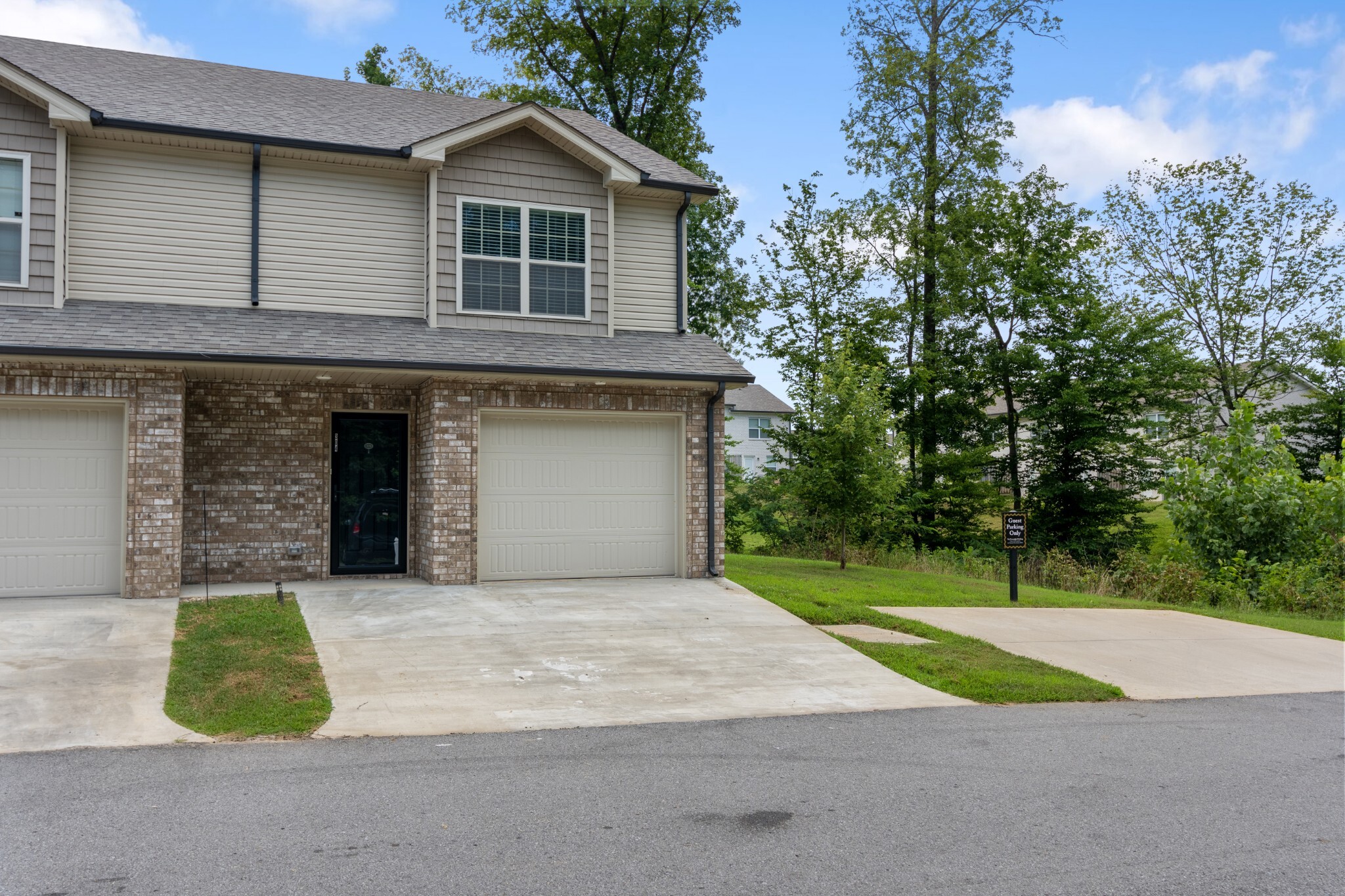 Property Photo: 135 Country Ln 304 TN 37043