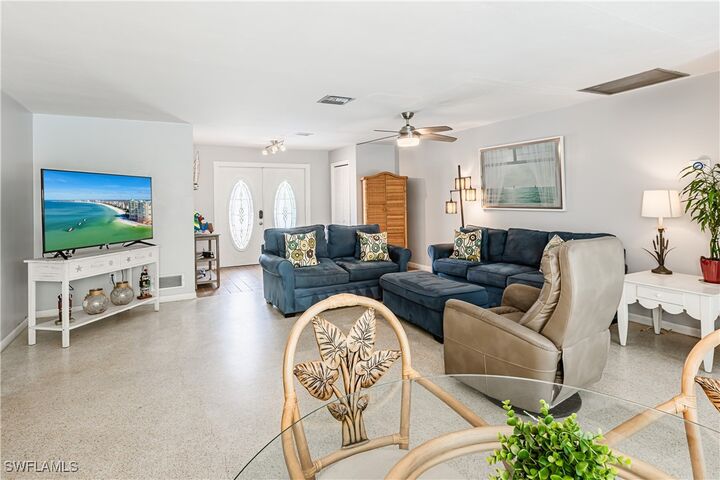 Property Photo:  211 W Flamingo Circle  FL 34145 