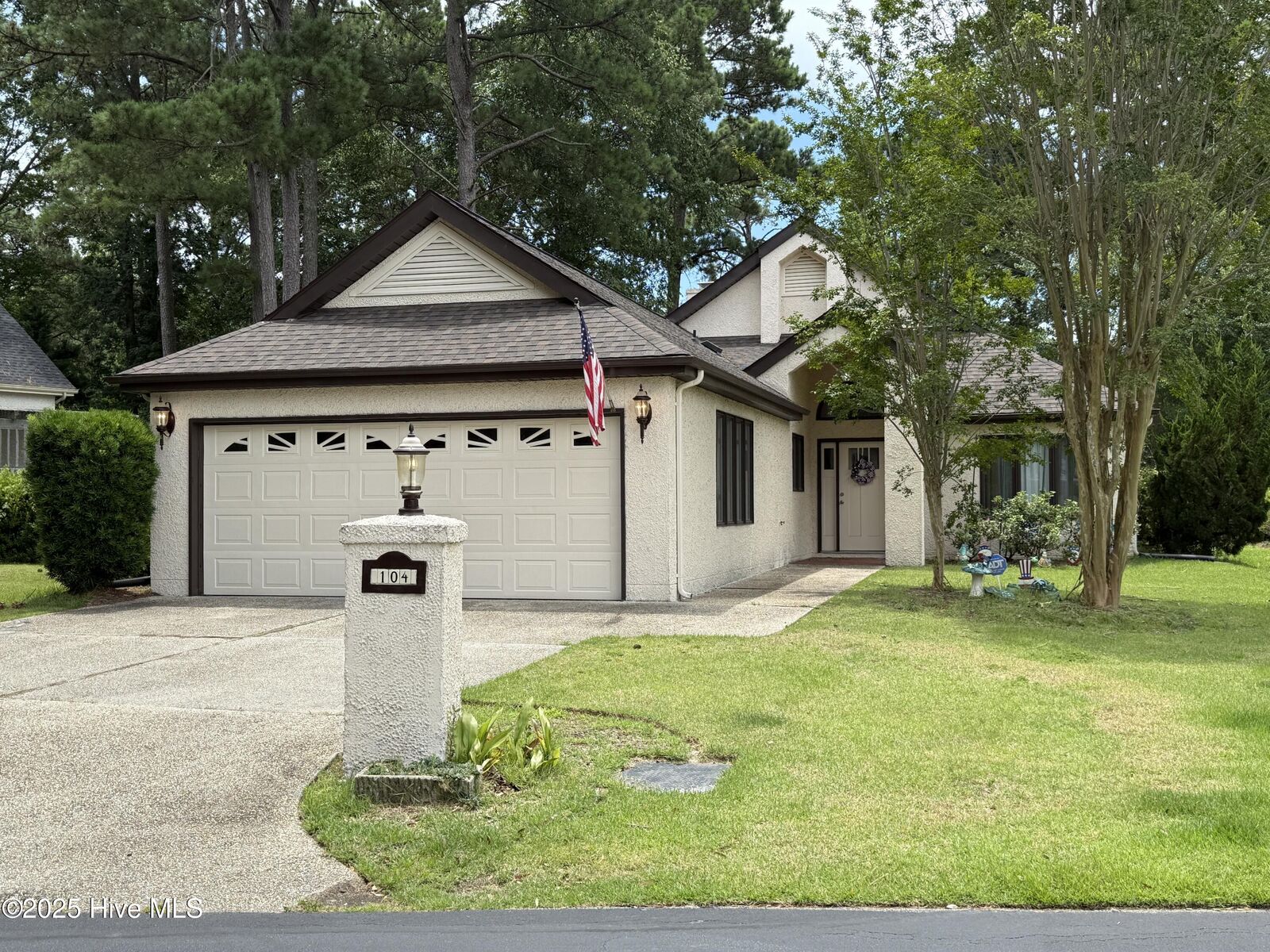 Property Photo:  104 Rollingwood Circle  NC 28460 