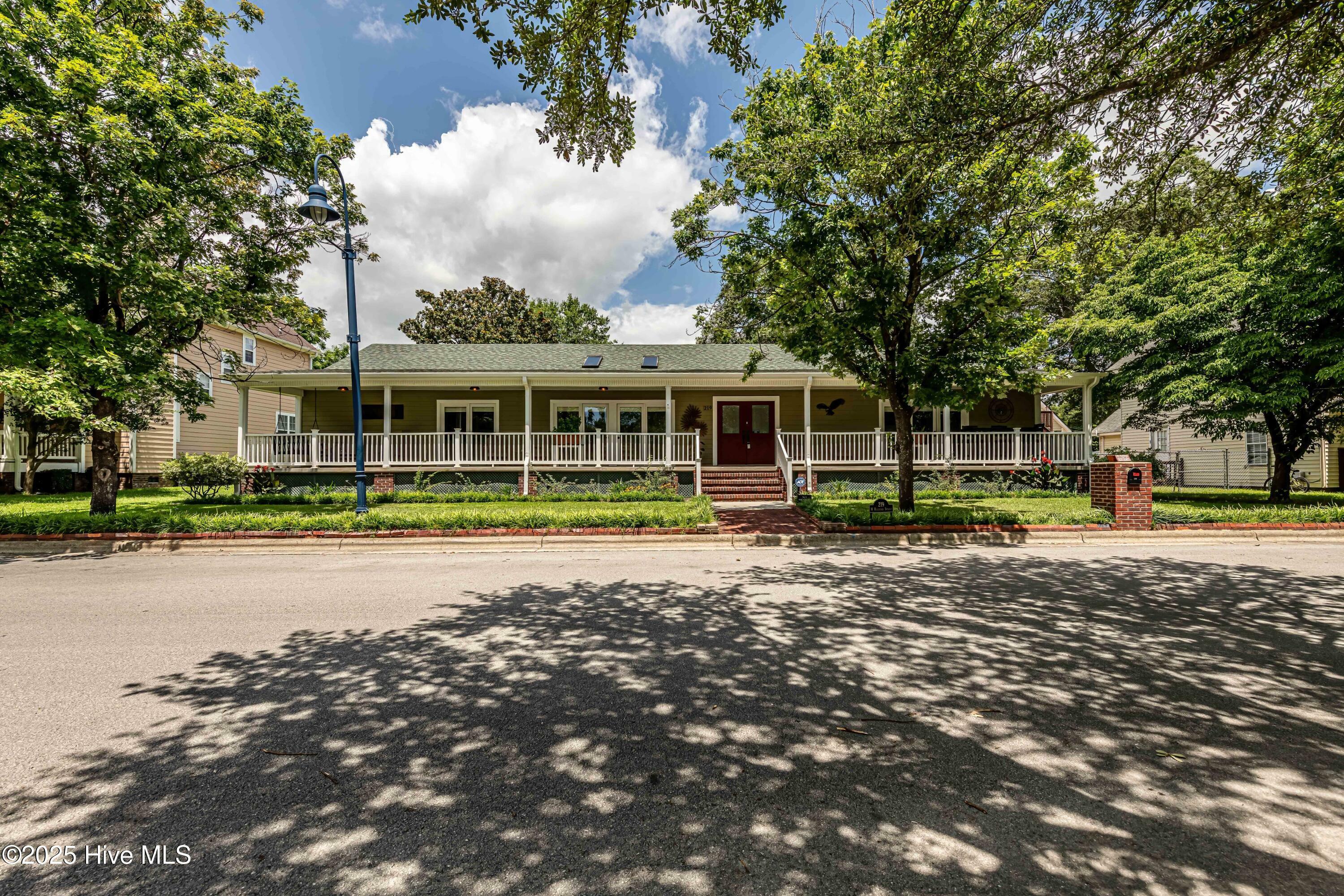 Property Photo: 219 W Railroad Street NC 28540