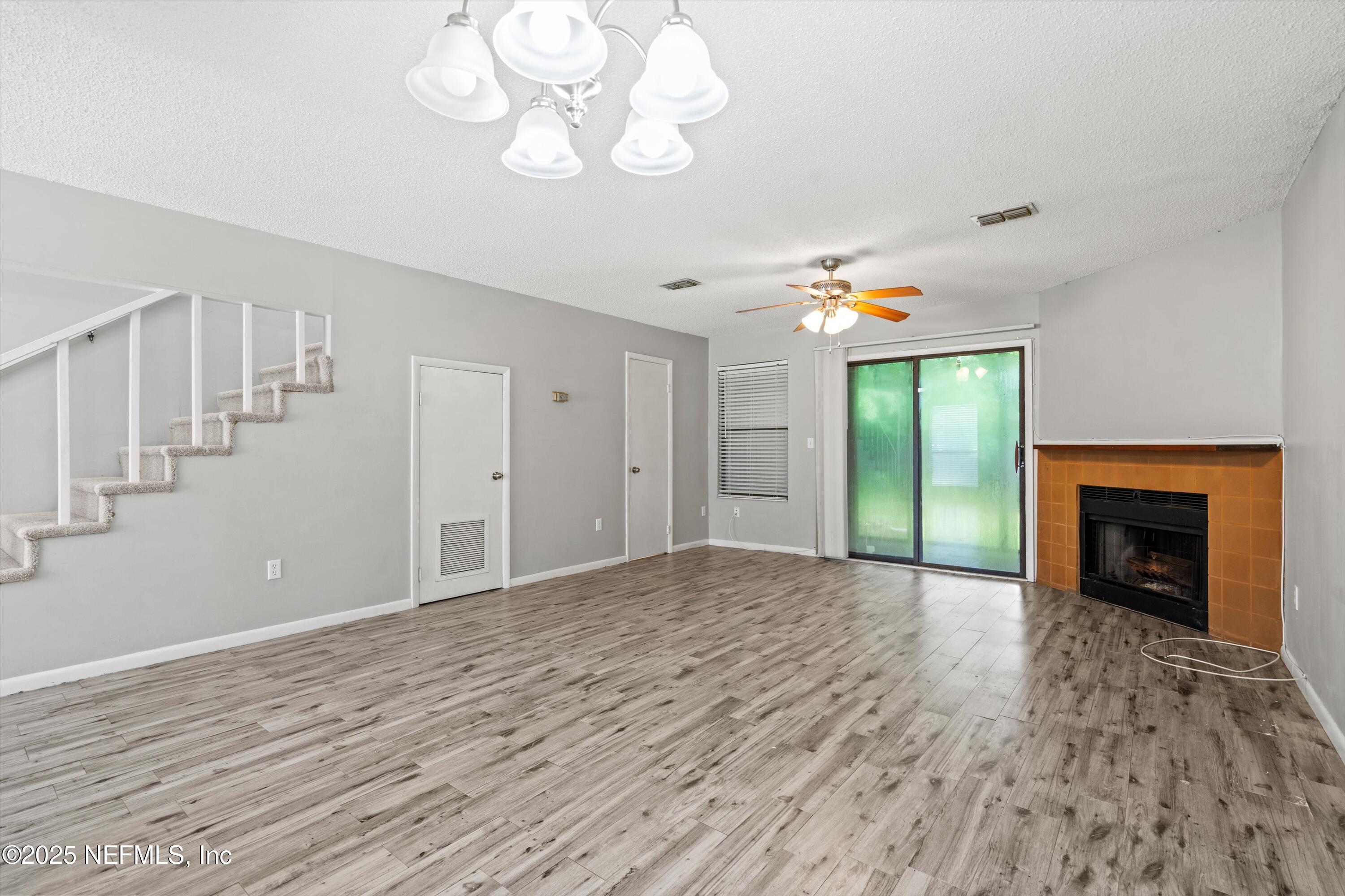 Property Photo: 4846 Kingsmeadow Lane FL 32217