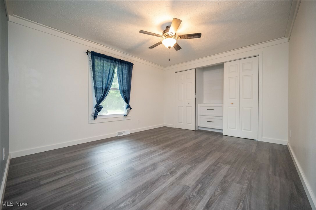 Property Photo: 2364 Earl OH 44446