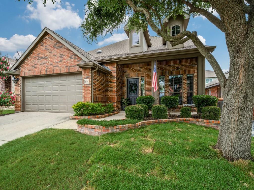 Property Photo: 2821 Fair Timber Way TX 75071